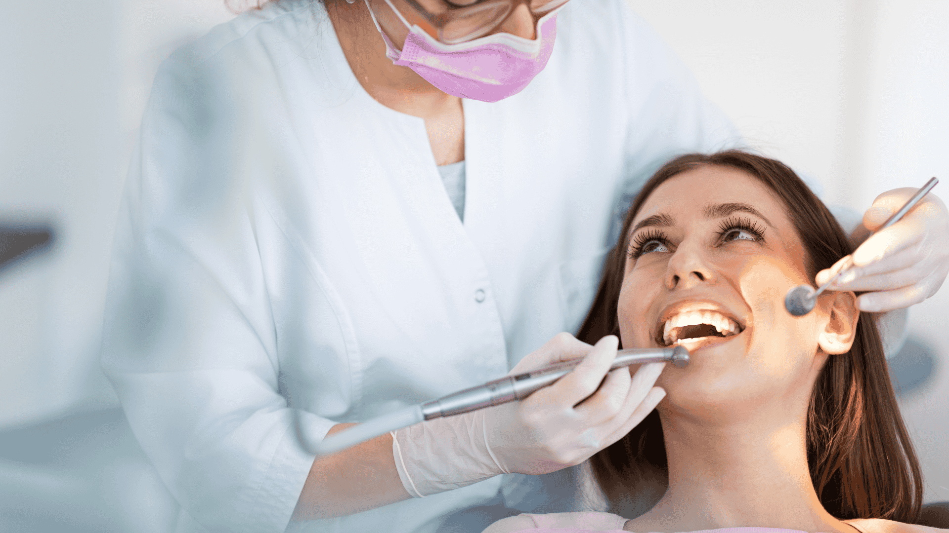 Atendimento emergencial 24h em Ribeirão Preto? O consultório Mairake Odontologia Dentista 24h está aberto sem agendamento para cuidar da sua saúde bucal imediatamente.