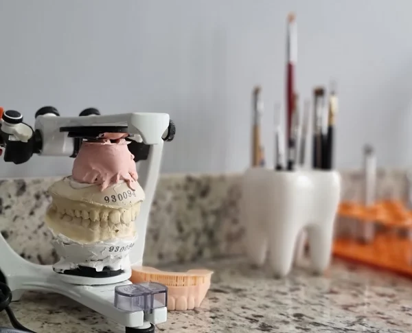 laboratório_mairake_dentista_24h